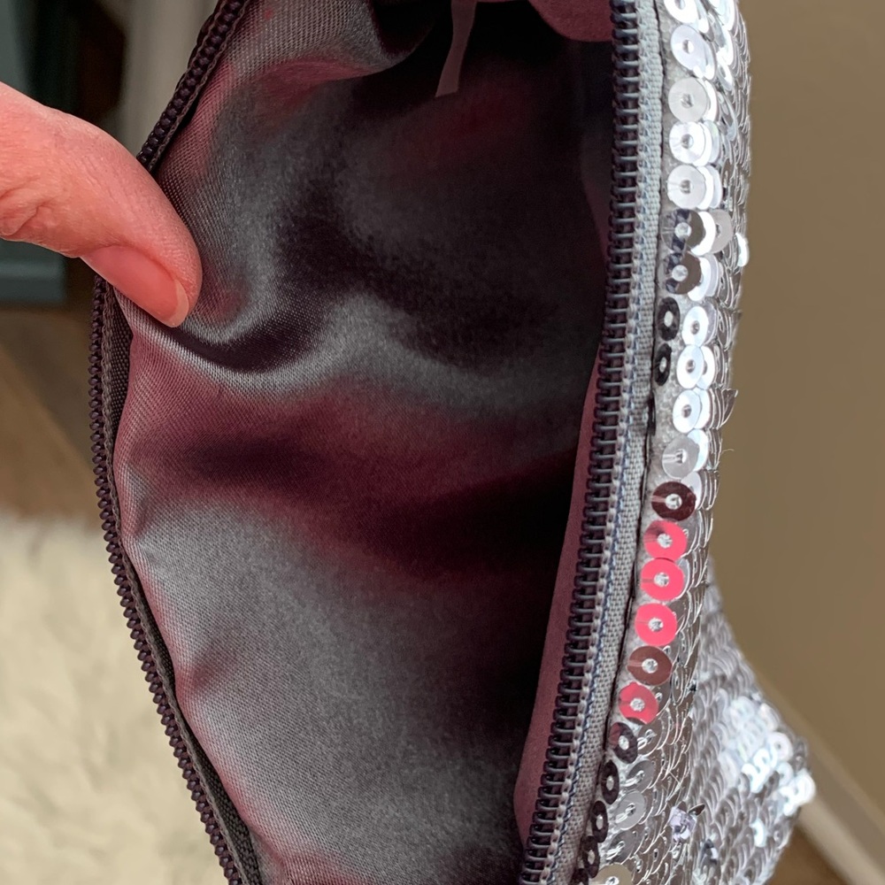Small Clutch Bag With Sequins - Picture 8 of 8